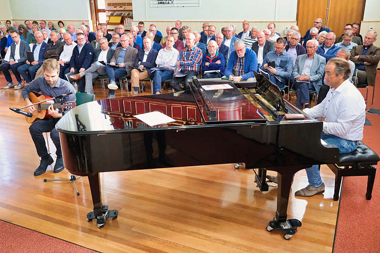 27 okt 2018 - Groot mannenkoor Midden Holland en gemengd koor Encore in de Geref.Kerk_50